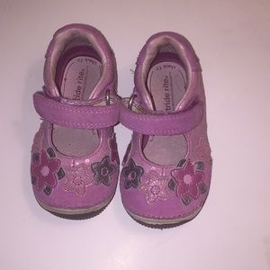 Stride rite infant shoes
